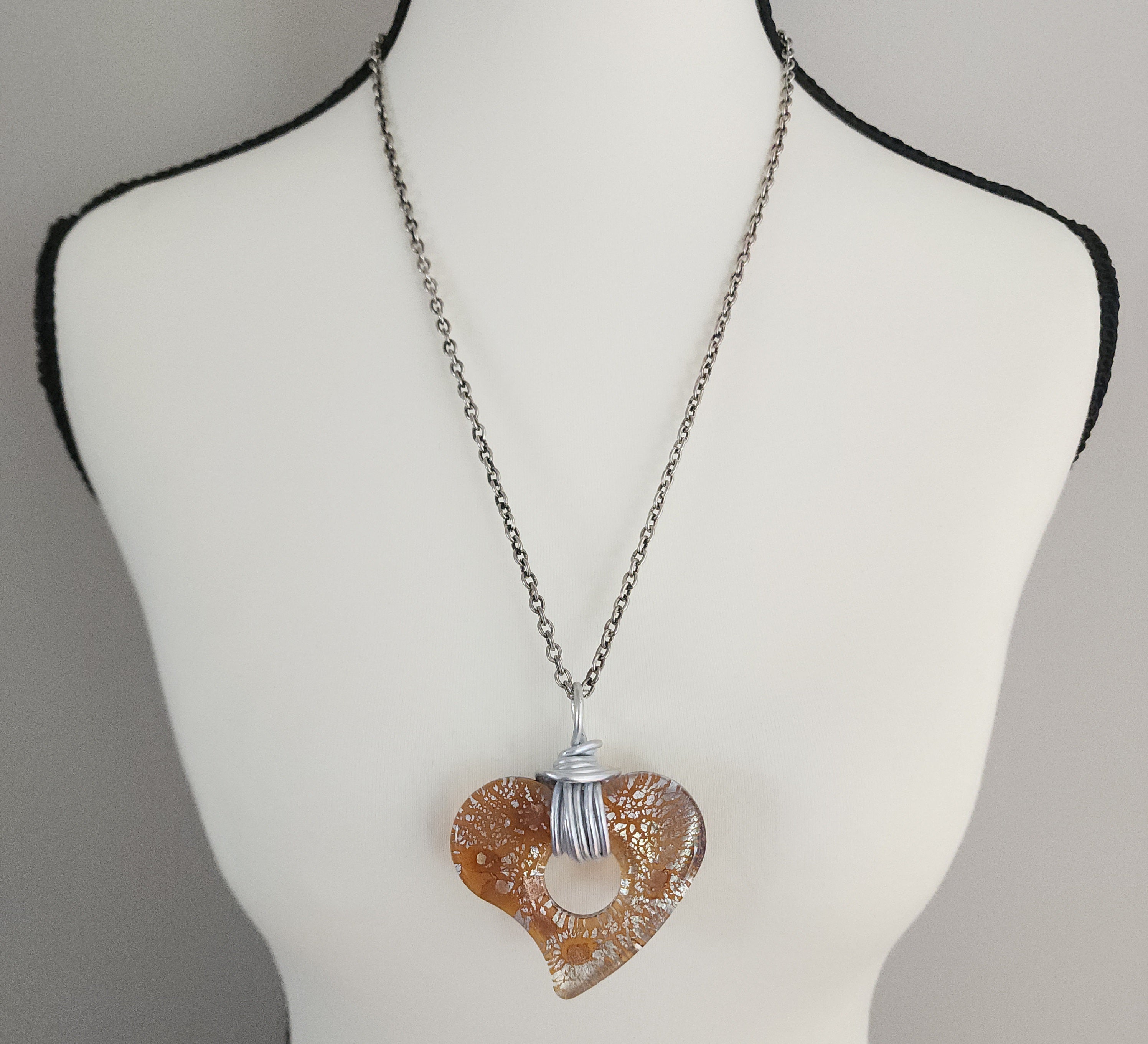 Heart Cheetah Print Wire Fashion Necklace