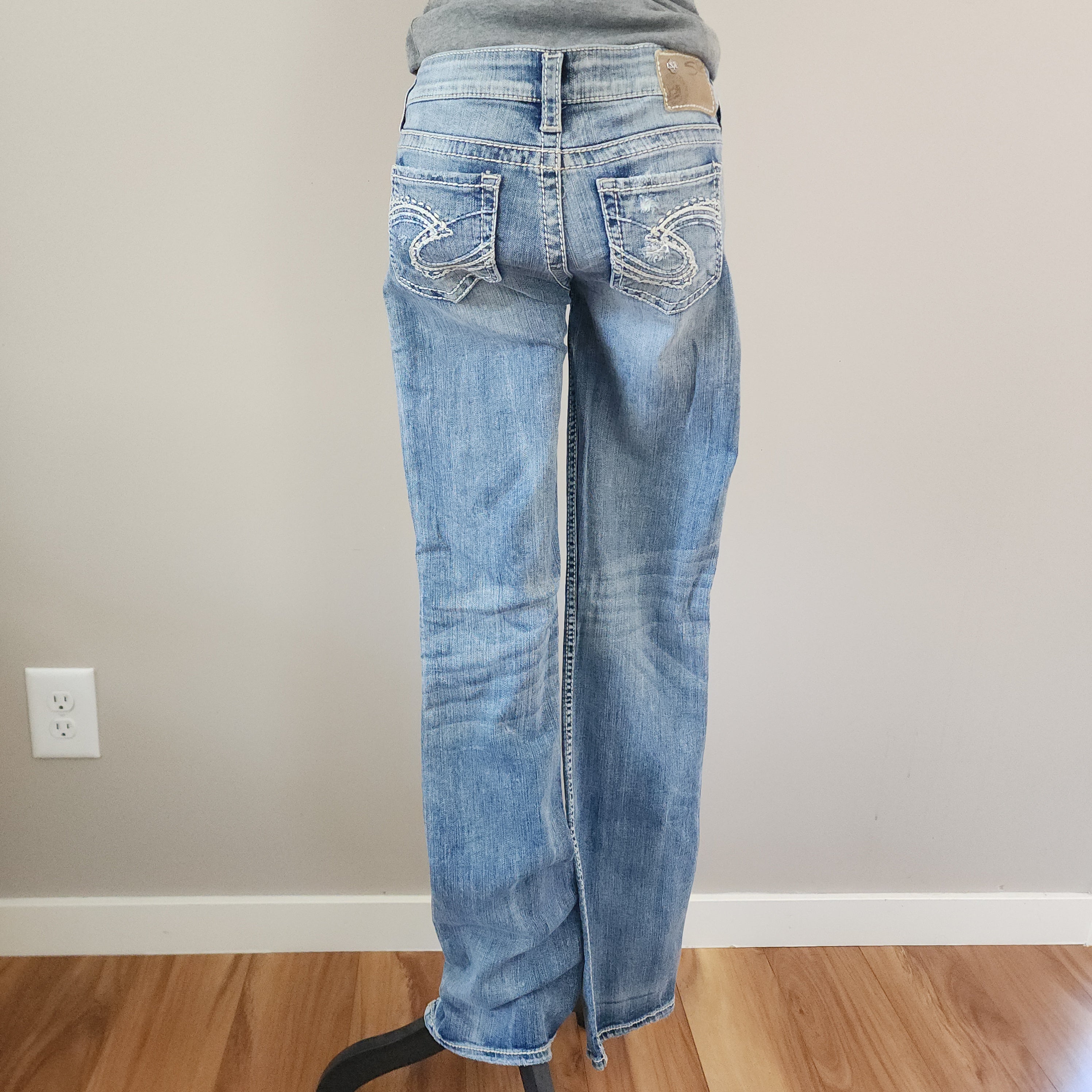 Y2K Silver Jeans Low Rise Light Wash Embroidered Distressed Straight Leg Denim Jeans