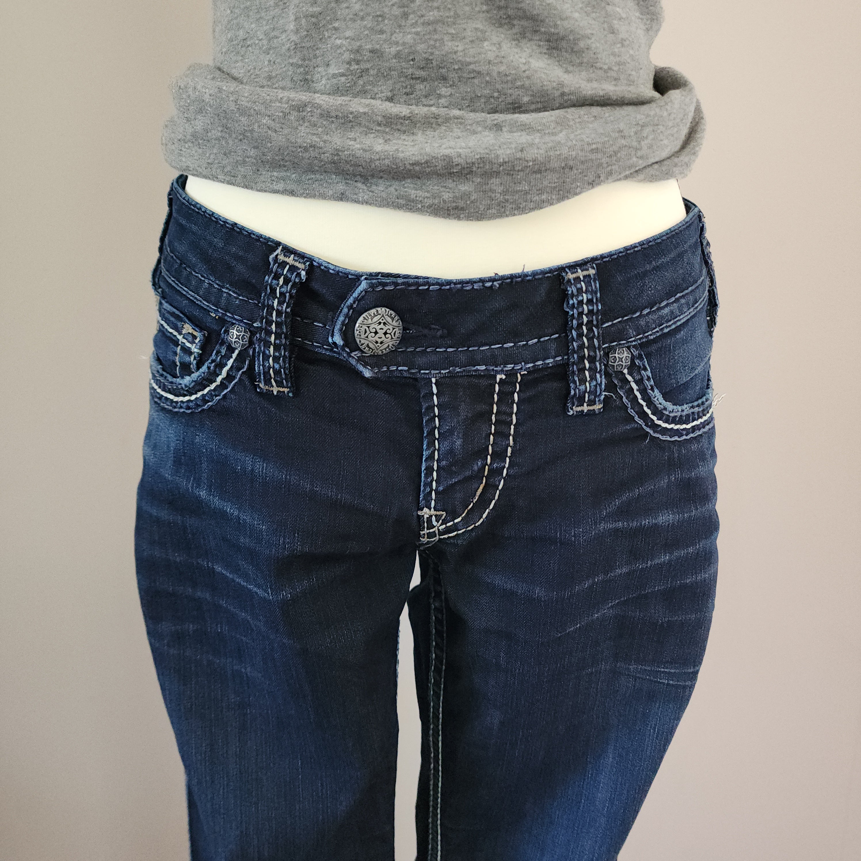 Y2K Silver Jeans Low Rise Dark Wash Embroidered Bootcut Denim Jeans