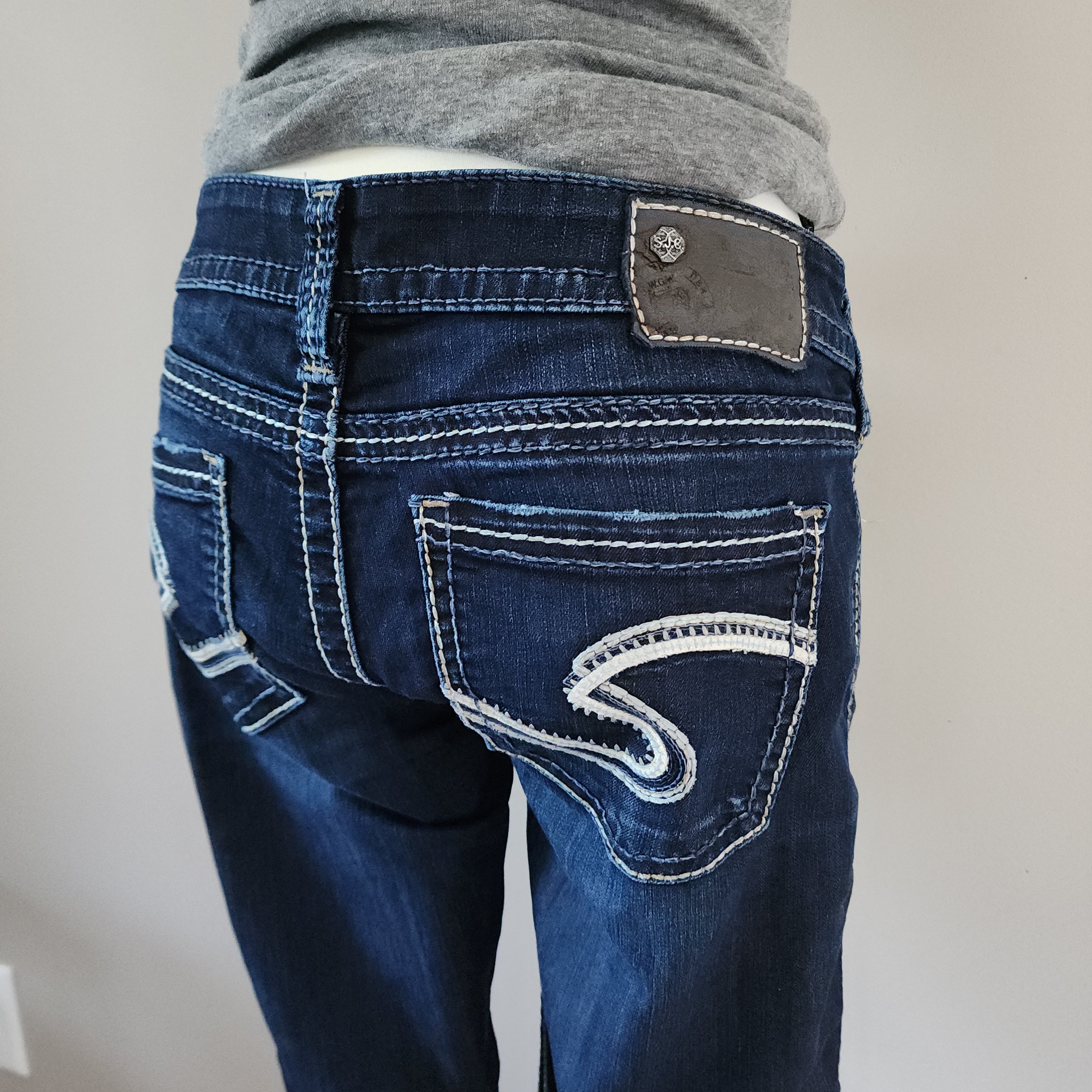 Y2K Silver Jeans Low Rise Dark Wash Embroidered Bootcut Denim Jeans