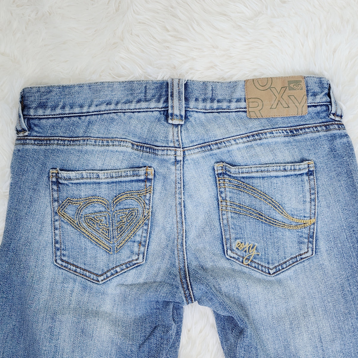 Y2K Roxy Low Rise Light Wash Blue Denim Embroidered Capris